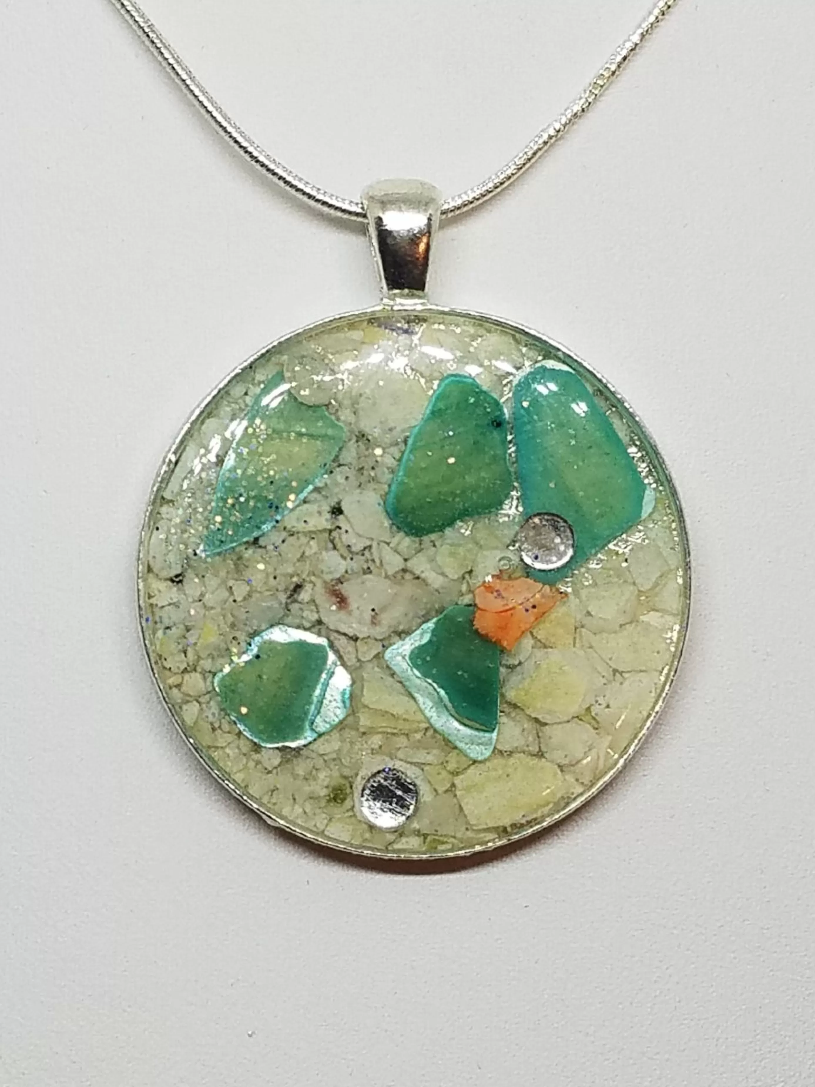 Christmas Vacation Crushed Shell And Sea Glass<Crushed Clam And Blue Abalone Shell Jewelry Pendant