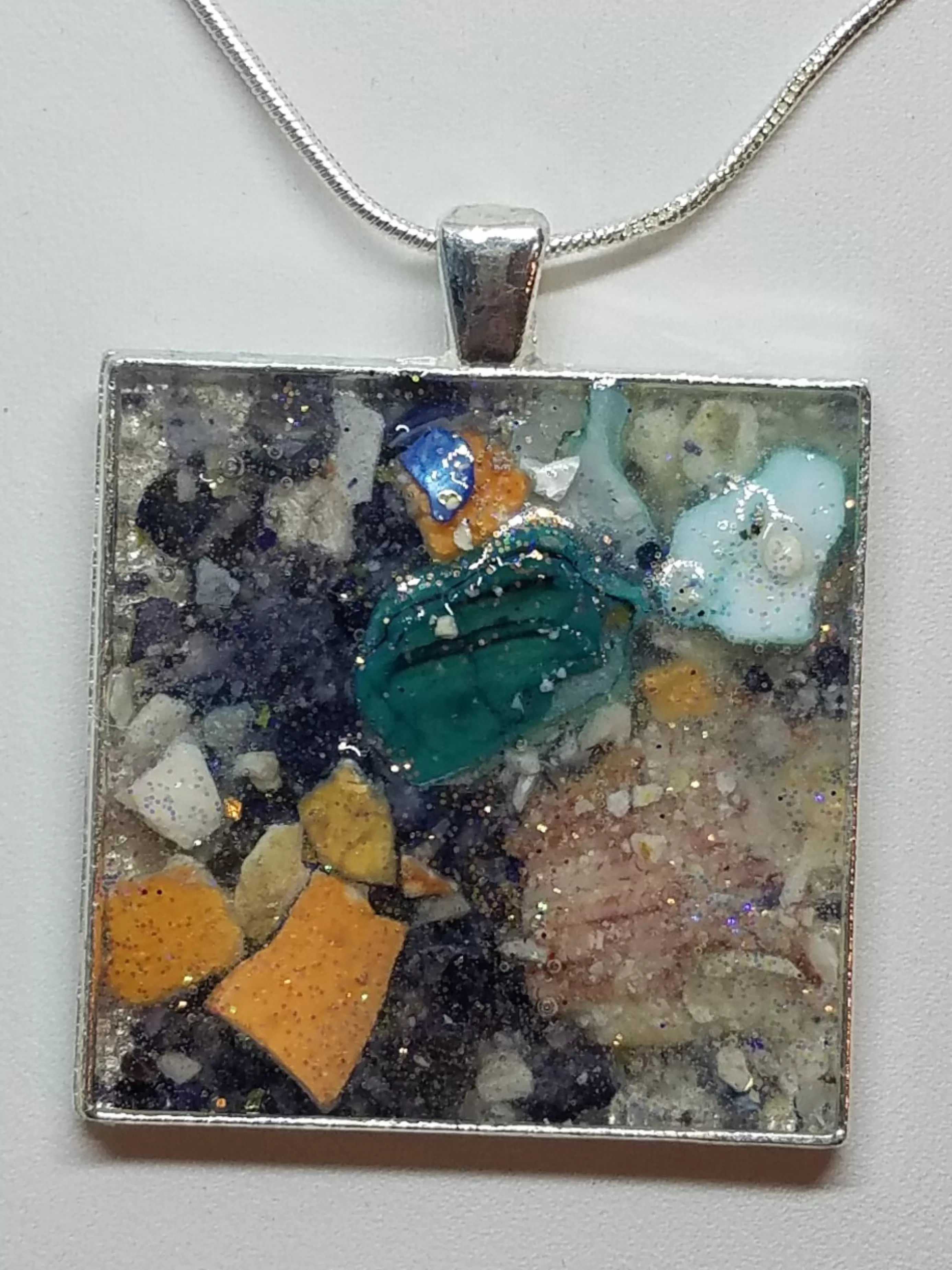 Christmas Vacation Crushed Shell And Sea Glass<Crushed Mussel Clam Lobster Blue Abalone Shell Jewelry Pendant