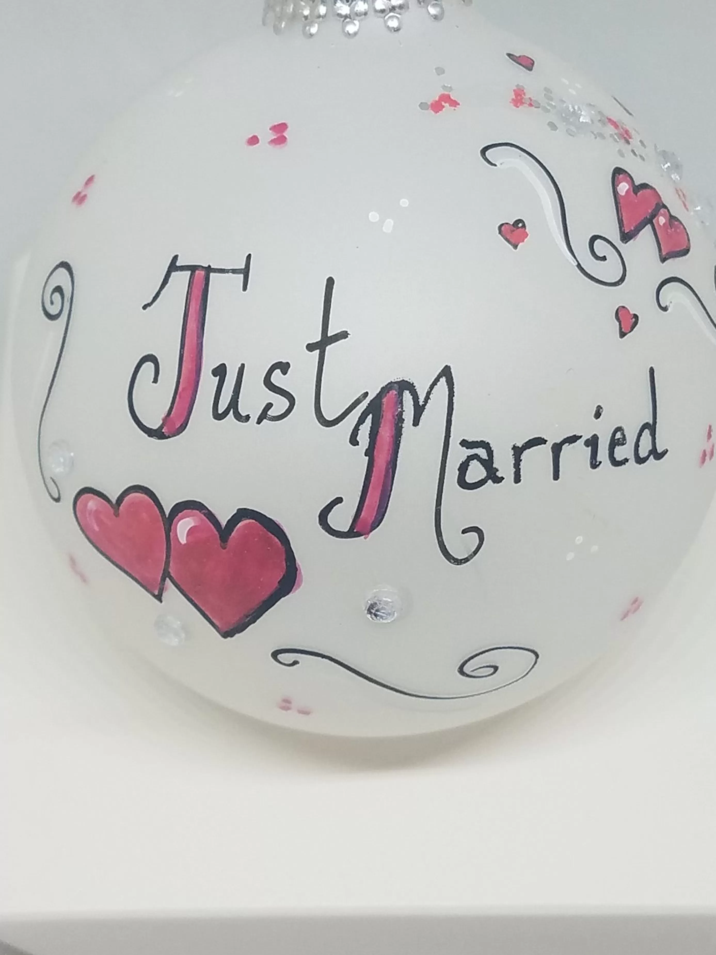 Christmas Vacation Heartfelt Celebrations Glass<Just Married Wedding Hearts Painted Heartfelt Glass Ornament